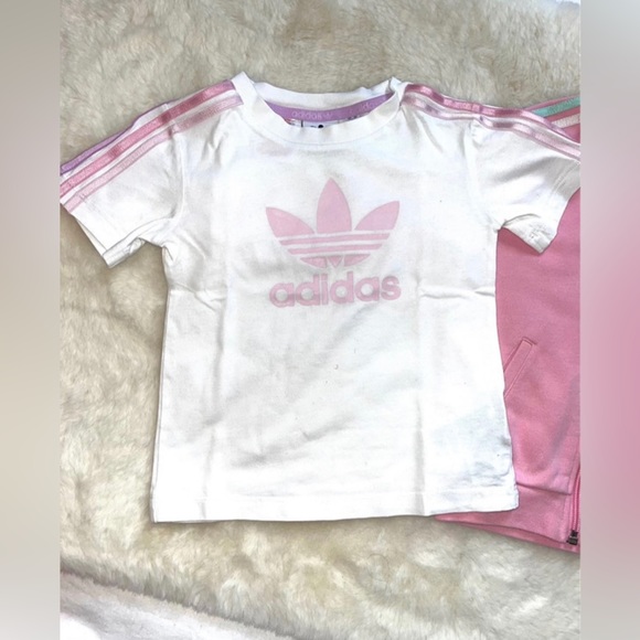 Girls Adidas Outfit Set Shorts Tshirt and Zipper Jacket 18-24 Months - Picture 3 of 11